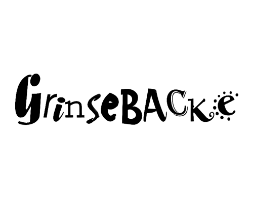 Das Wort „Grinsebacke“ ist in verspielten, skurrilen schwarzen Buchstaben geschrieben, wobei jeder Buchstabe eine andere, originelle Schriftart hat. Das „e“ am Ende ist von kleinen Punkten umgeben, wodurch ein fröhliches, lustiges Design entsteht.